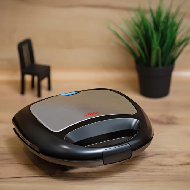 Aparat pentru sandwich AR-1202